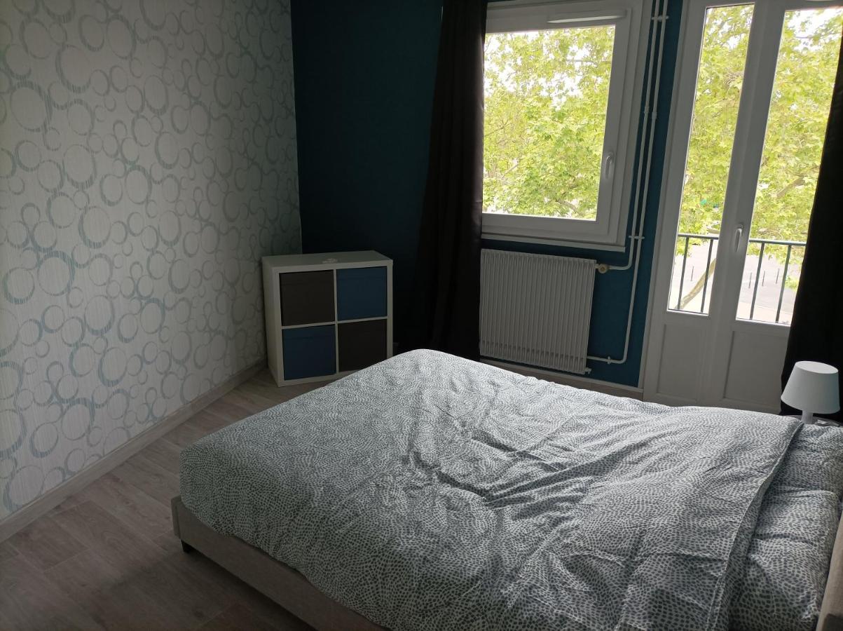 Joli Appartement Type 5 En Centre Ville Châteauroux Exterior foto